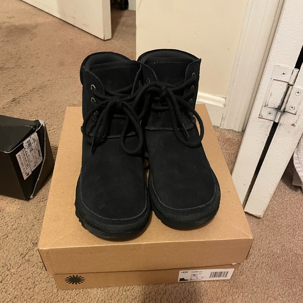 New Womens Ugg hiker boots